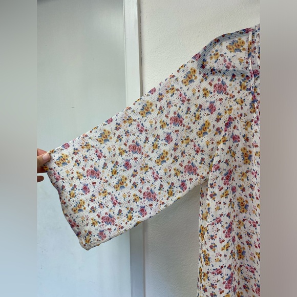 Decree sheer 3/4 sleeve floral blouse, super feminine, ruffles, tie, size XL - Picture 6 of 11